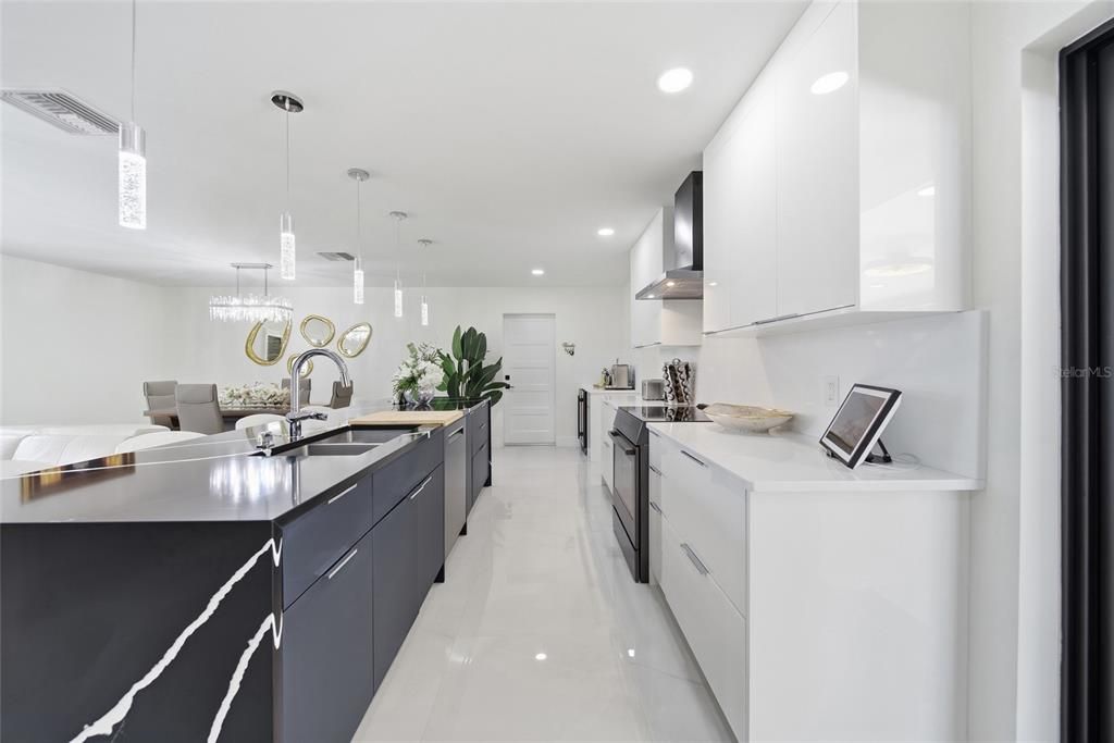: $849,900 (3 camas, 3 baños, 1416 Pies cuadrados)