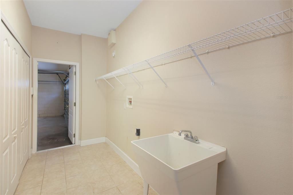 For Sale: $499,000 (5 beds, 3 baths, 3373 Square Feet)