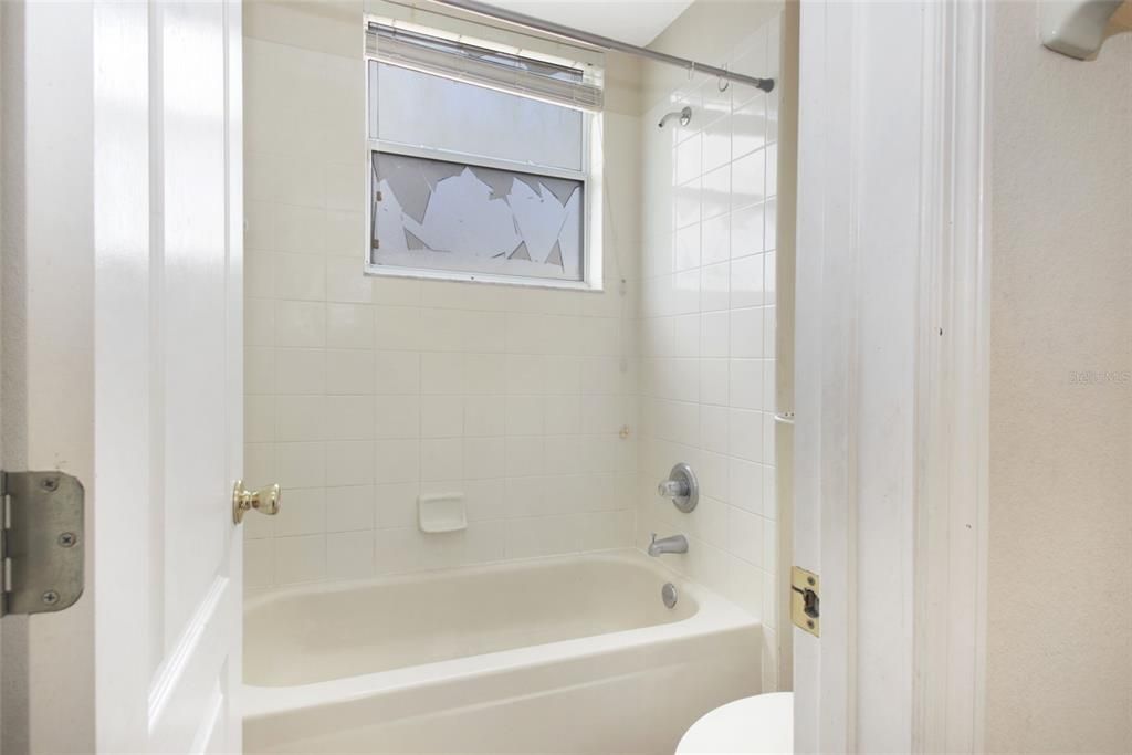 For Sale: $499,000 (5 beds, 3 baths, 3373 Square Feet)