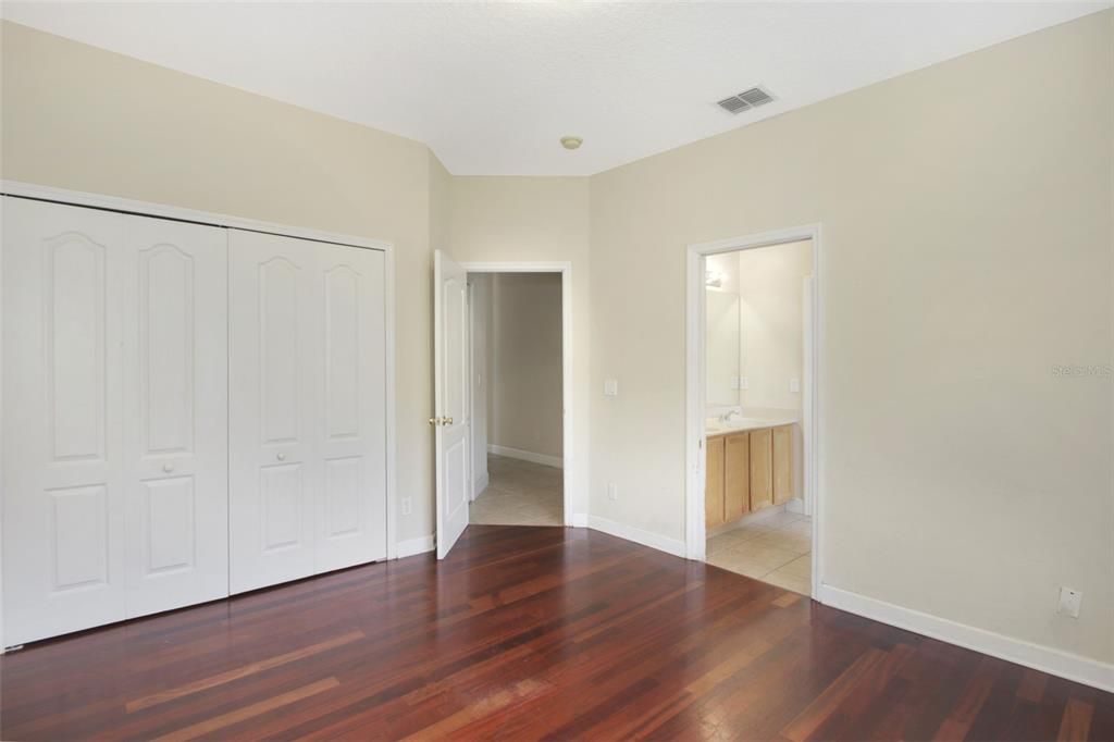 For Sale: $499,000 (5 beds, 3 baths, 3373 Square Feet)