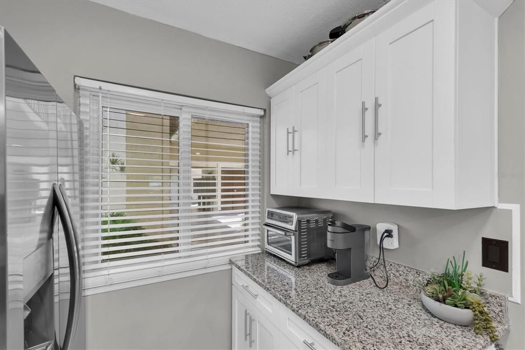 For Sale: $124,900 (1 beds, 1 baths, 682 Square Feet)