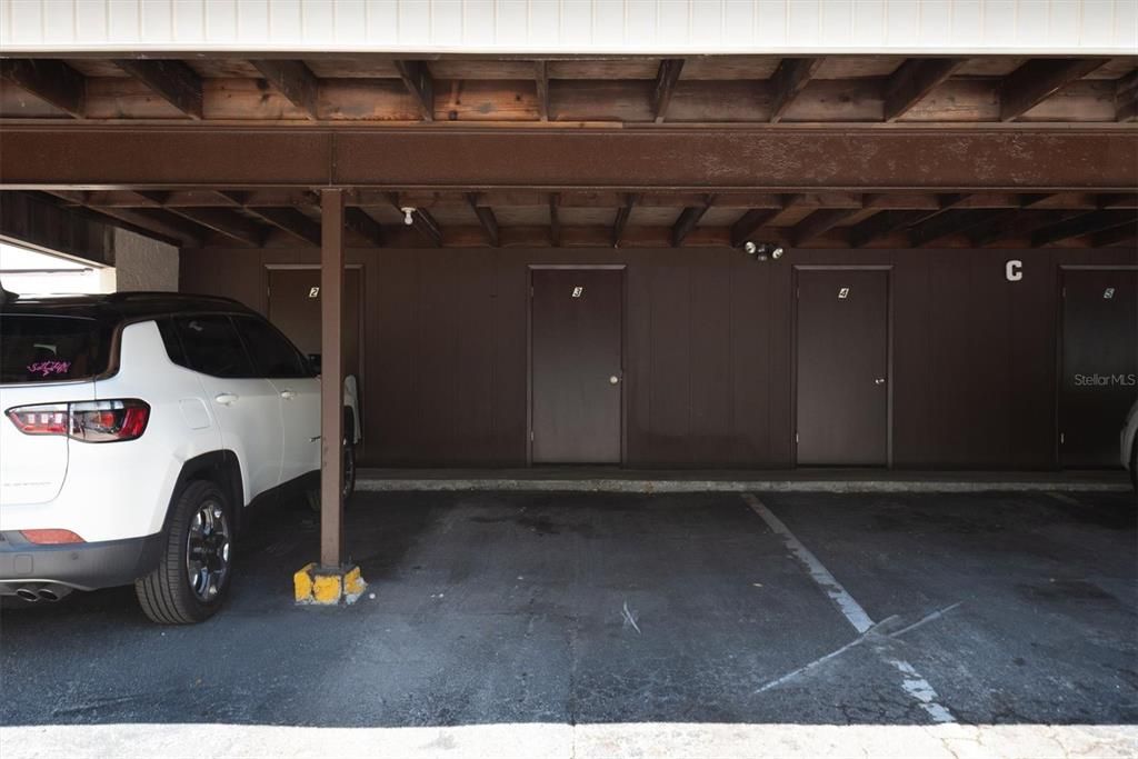 For Sale: $124,900 (1 beds, 1 baths, 682 Square Feet)