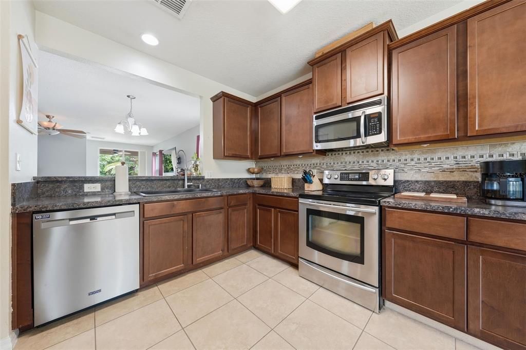 En Venta: $379,900 (3 camas, 2 baños, 1706 Pies cuadrados)