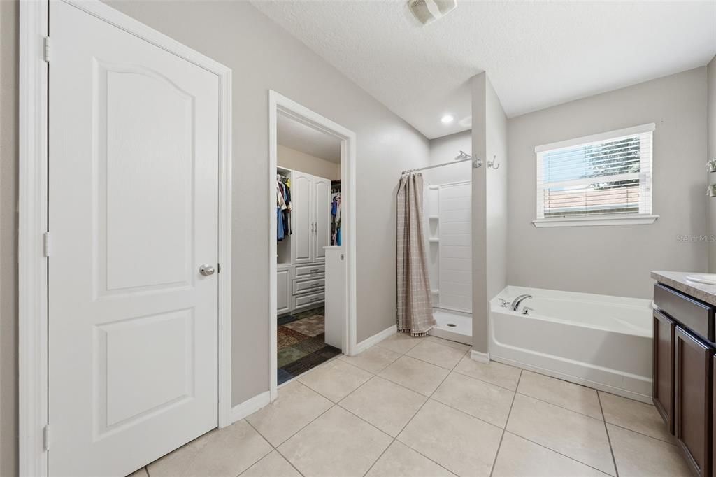 En Venta: $379,900 (3 camas, 2 baños, 1706 Pies cuadrados)