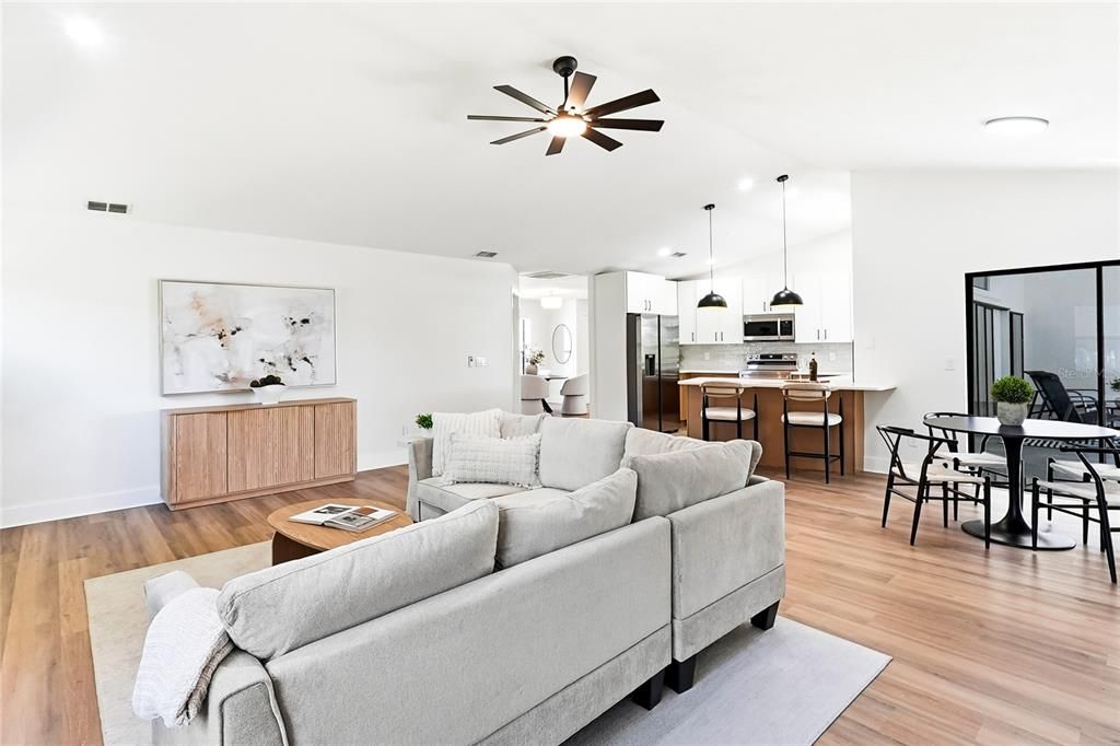 En Venta: $609,999 (4 camas, 2 baños, 2366 Pies cuadrados)