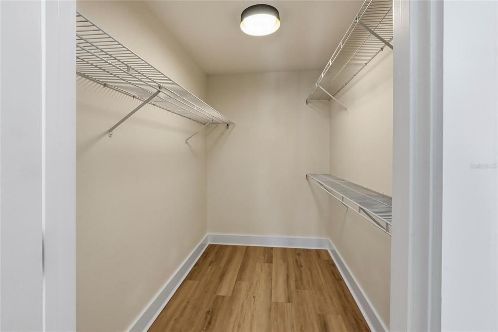 En Venta: $609,999 (4 camas, 2 baños, 2366 Pies cuadrados)