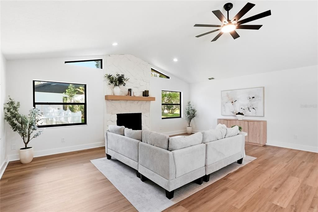 En Venta: $609,999 (4 camas, 2 baños, 2366 Pies cuadrados)