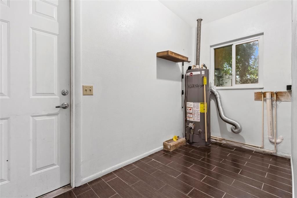 For Sale: $345,000 (3 beds, 2 baths, 1620 Square Feet)