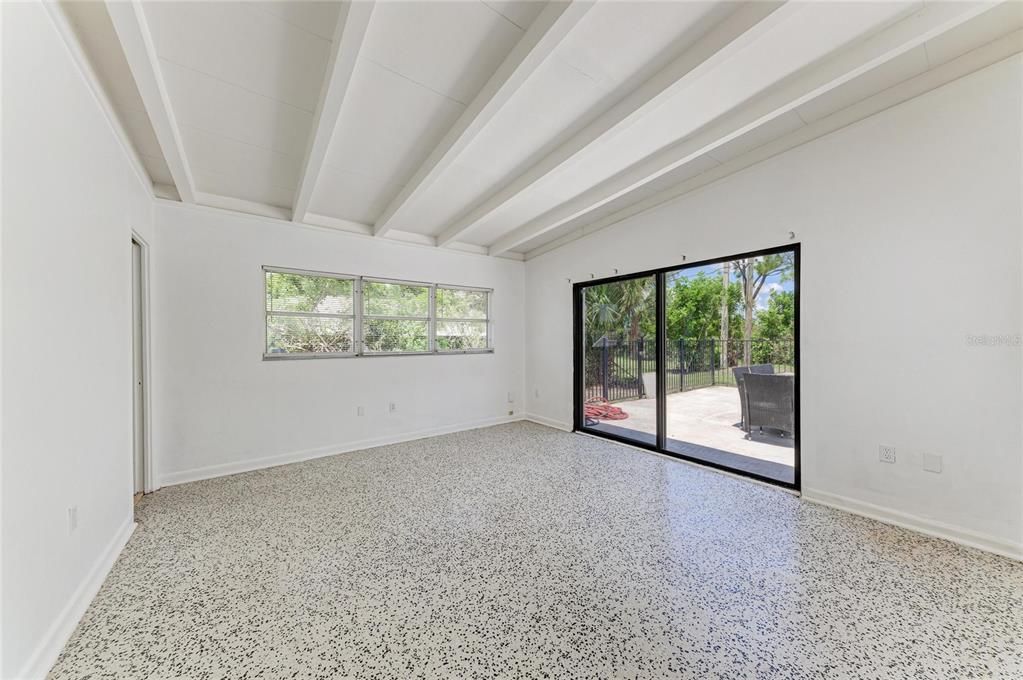 For Rent: $2,500 (4 beds, 3 baths, 1754 Square Feet)