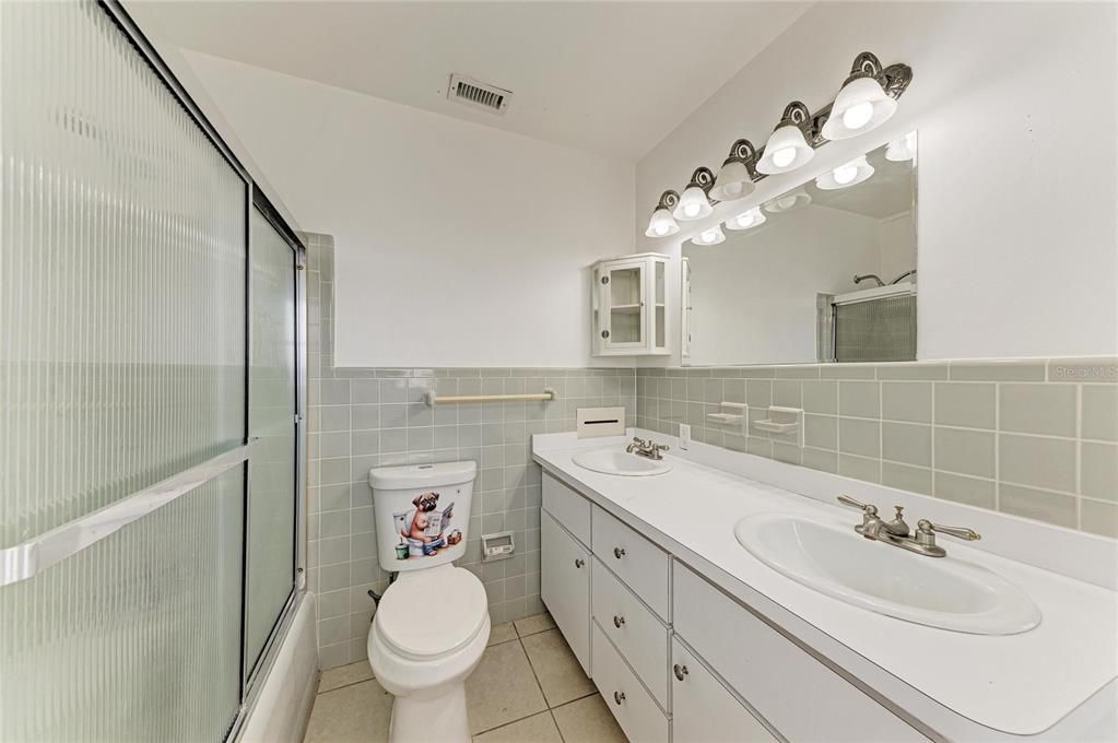 For Rent: $2,500 (4 beds, 3 baths, 1754 Square Feet)