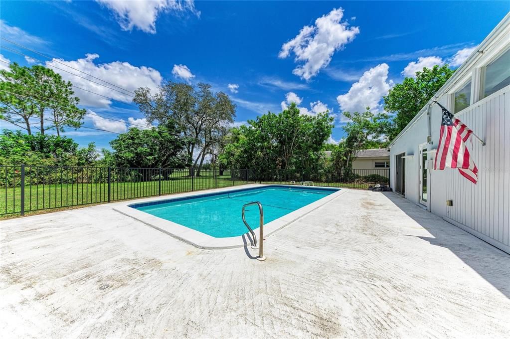 For Rent: $2,500 (4 beds, 3 baths, 1754 Square Feet)