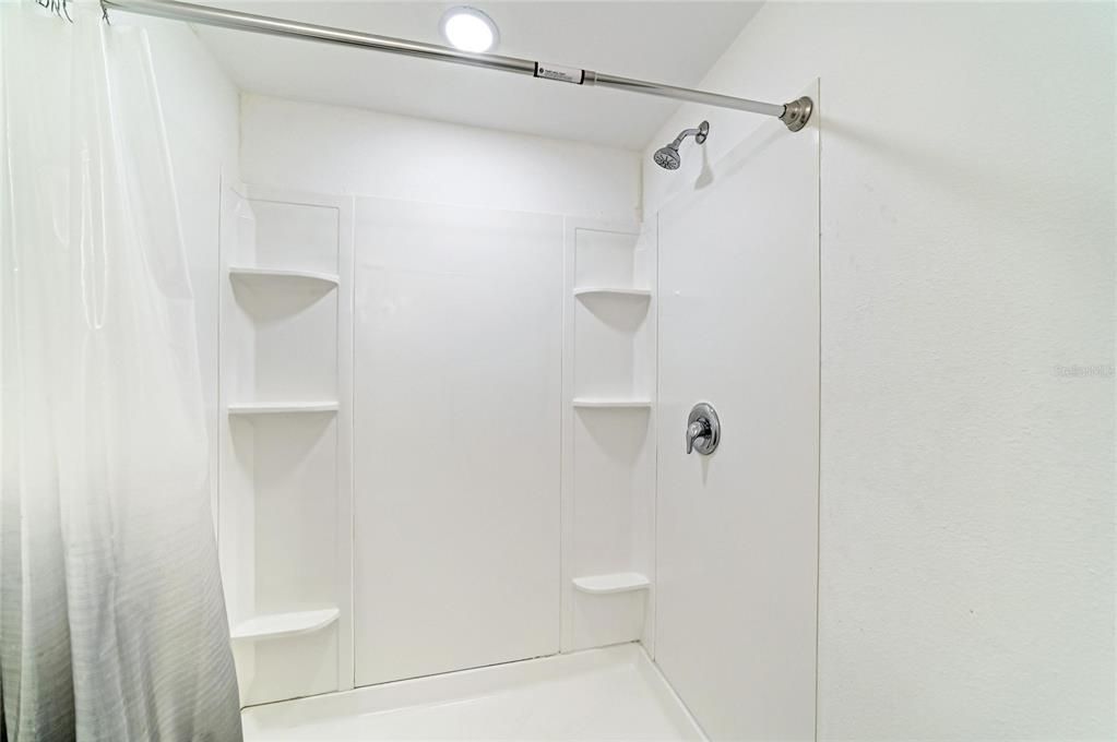 For Rent: $2,500 (4 beds, 3 baths, 1754 Square Feet)