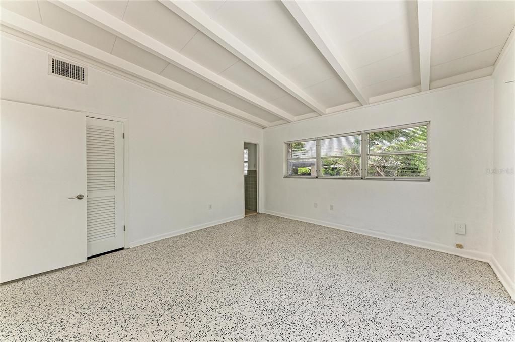 For Rent: $2,500 (4 beds, 3 baths, 1754 Square Feet)