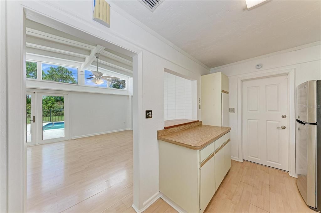For Rent: $2,500 (4 beds, 3 baths, 1754 Square Feet)