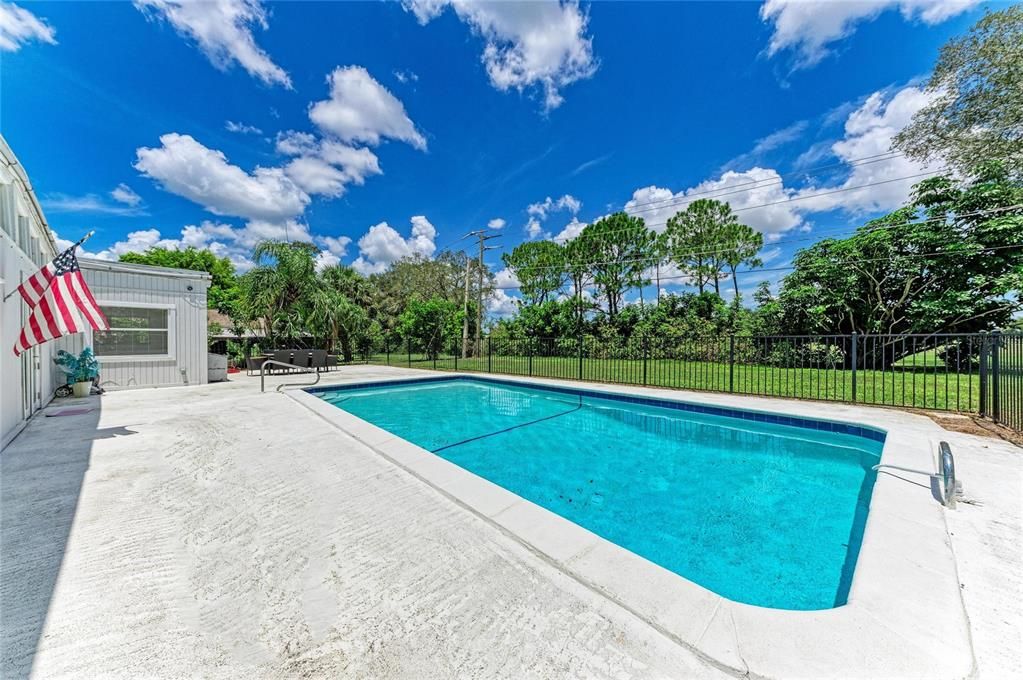 For Rent: $2,500 (4 beds, 3 baths, 1754 Square Feet)
