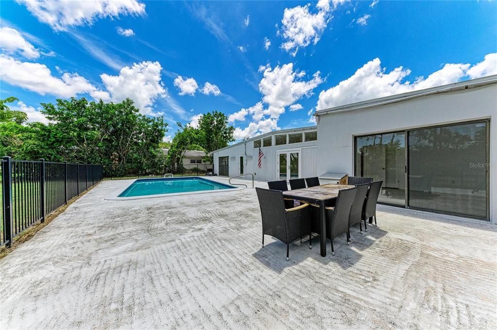 For Rent: $2,500 (4 beds, 3 baths, 1754 Square Feet)