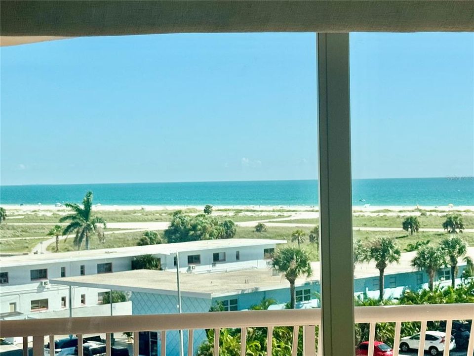 For Rent: $3,900 (2 beds, 2 baths, 914 Square Feet)