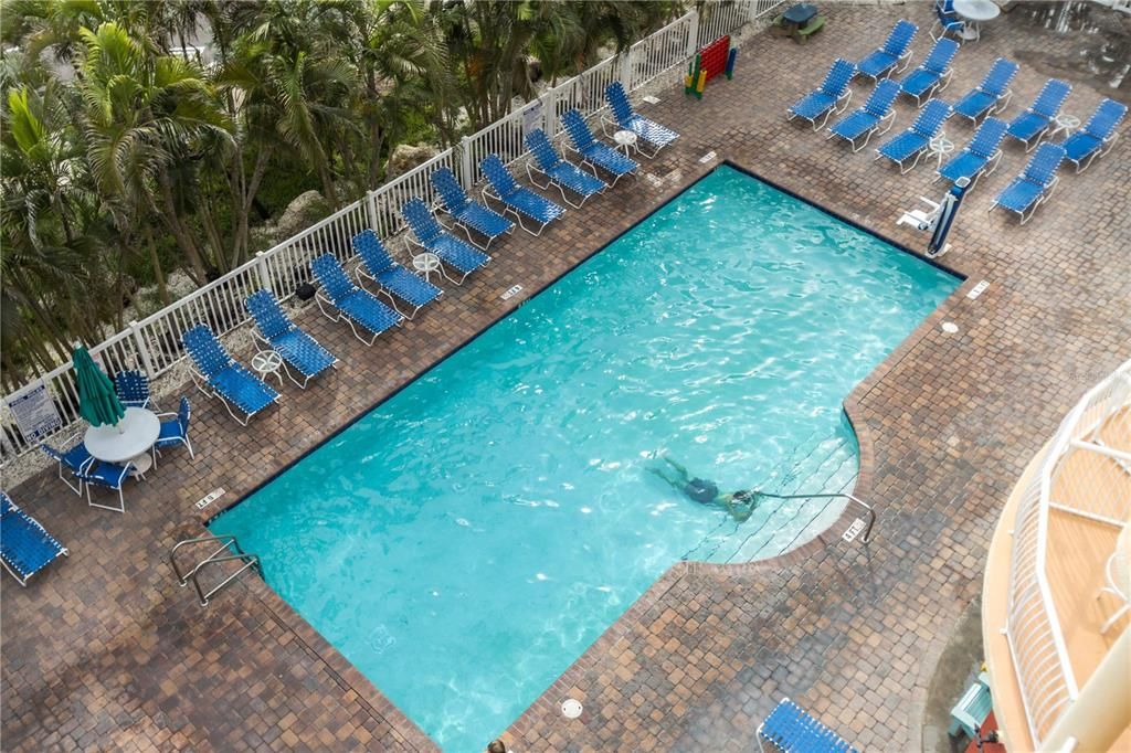 For Rent: $3,900 (2 beds, 2 baths, 914 Square Feet)