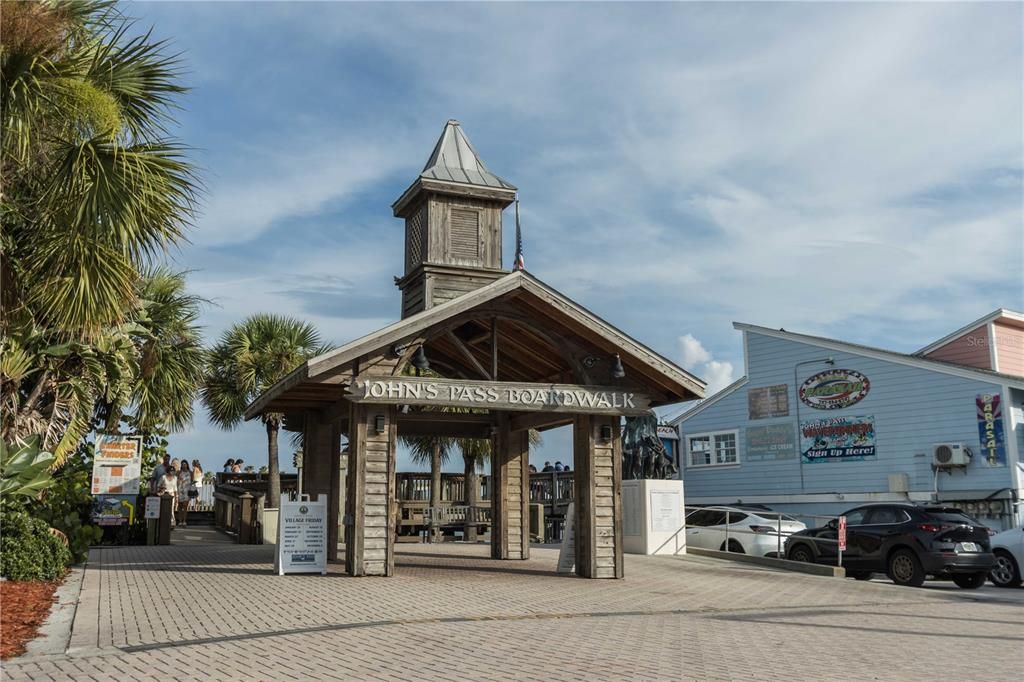For Rent: $3,900 (2 beds, 2 baths, 914 Square Feet)