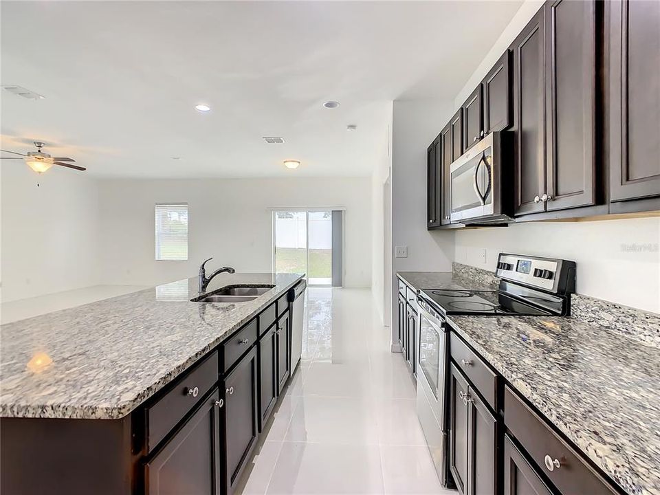 For Sale: $285,000 (4 beds, 2 baths, 1929 Square Feet)