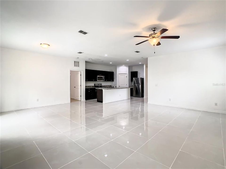 For Sale: $285,000 (4 beds, 2 baths, 1929 Square Feet)