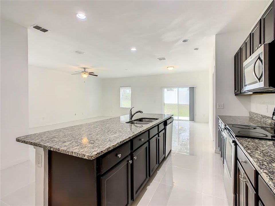 For Sale: $285,000 (4 beds, 2 baths, 1929 Square Feet)