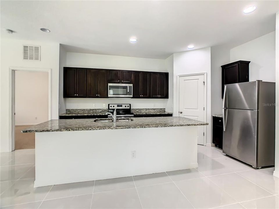 For Sale: $285,000 (4 beds, 2 baths, 1929 Square Feet)