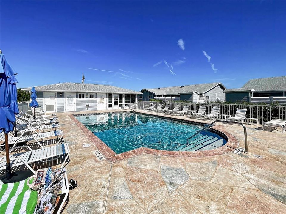 For Sale: $152,000 (2 beds, 2 baths, 1070 Square Feet)