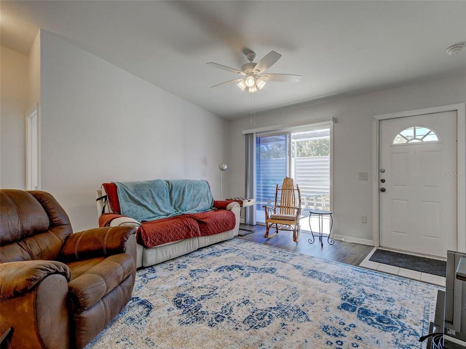 For Sale: $152,000 (2 beds, 2 baths, 1070 Square Feet)