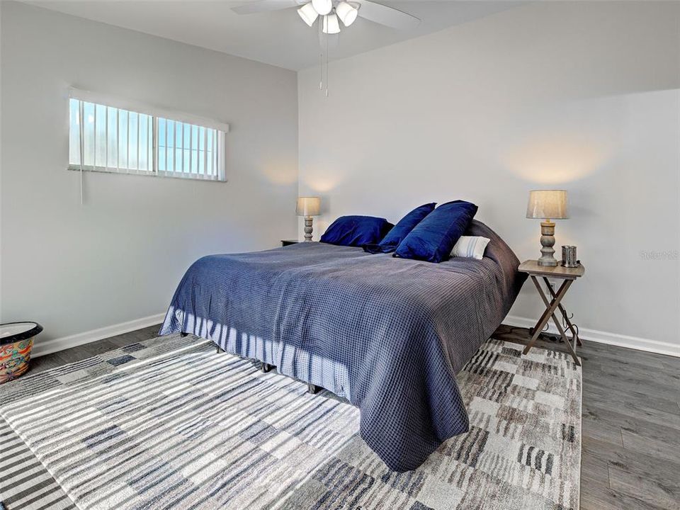 For Sale: $152,000 (2 beds, 2 baths, 1070 Square Feet)