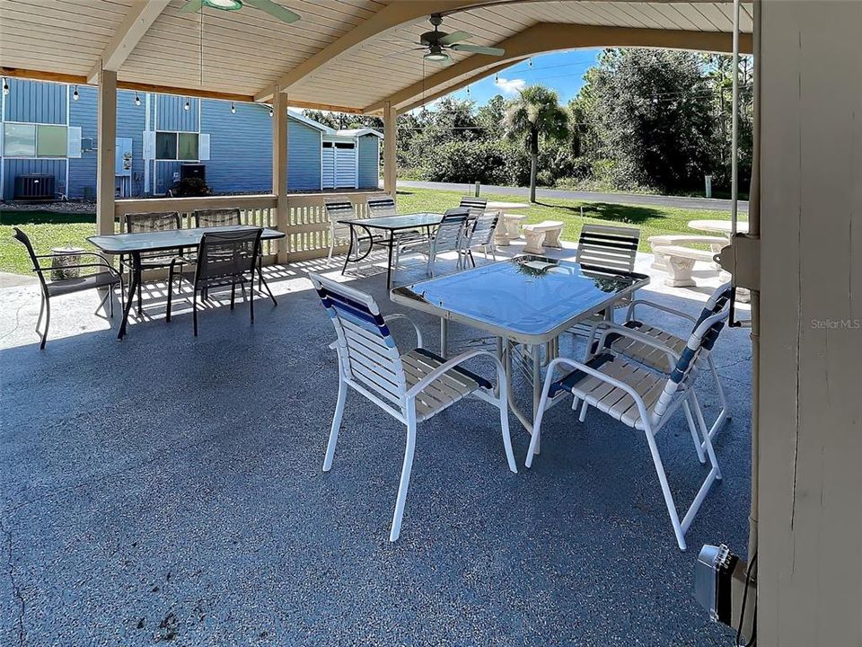 For Sale: $152,000 (2 beds, 2 baths, 1070 Square Feet)