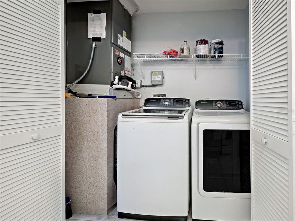 For Sale: $152,000 (2 beds, 2 baths, 1070 Square Feet)