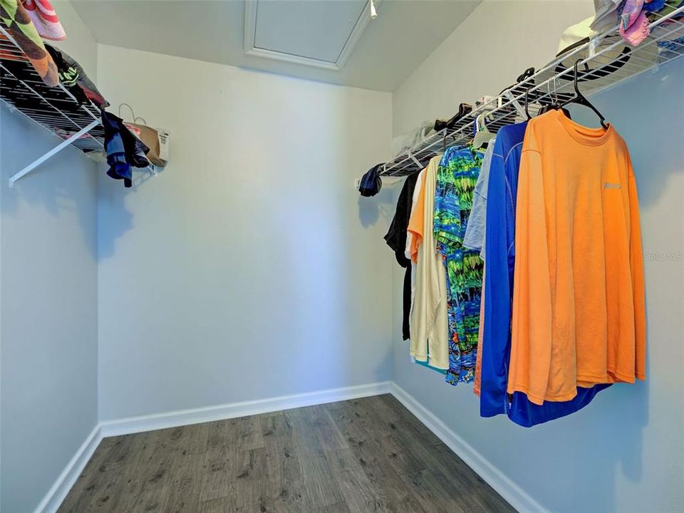 For Sale: $152,000 (2 beds, 2 baths, 1070 Square Feet)