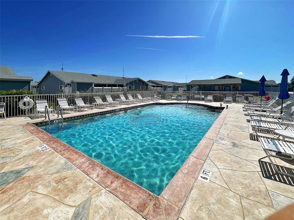 For Sale: $152,000 (2 beds, 2 baths, 1070 Square Feet)