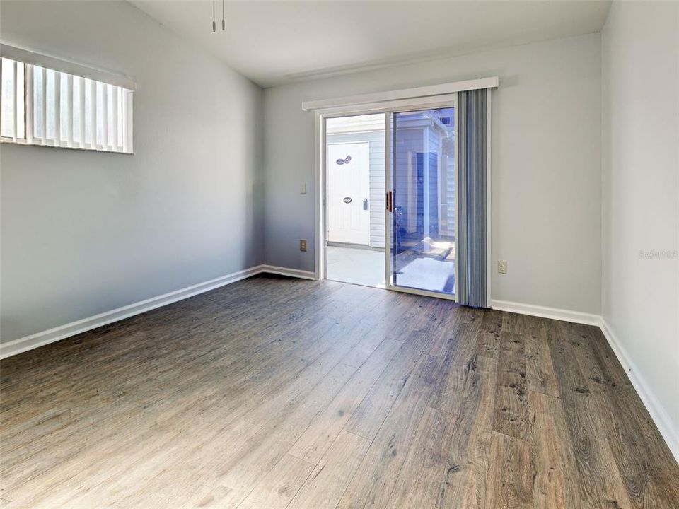 For Sale: $152,000 (2 beds, 2 baths, 1070 Square Feet)