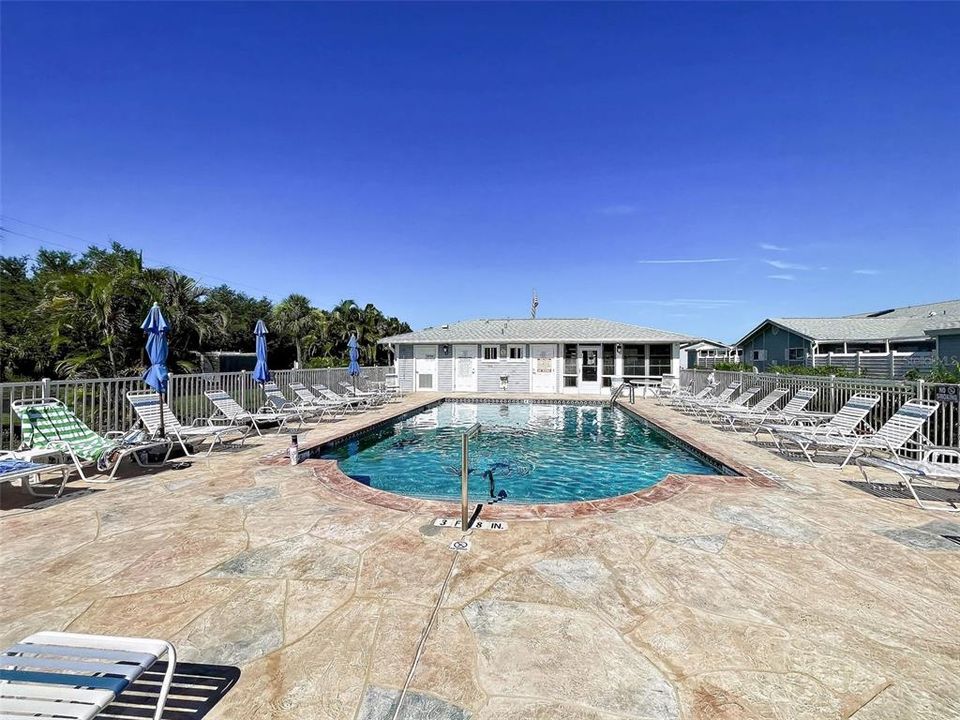 For Sale: $152,000 (2 beds, 2 baths, 1070 Square Feet)