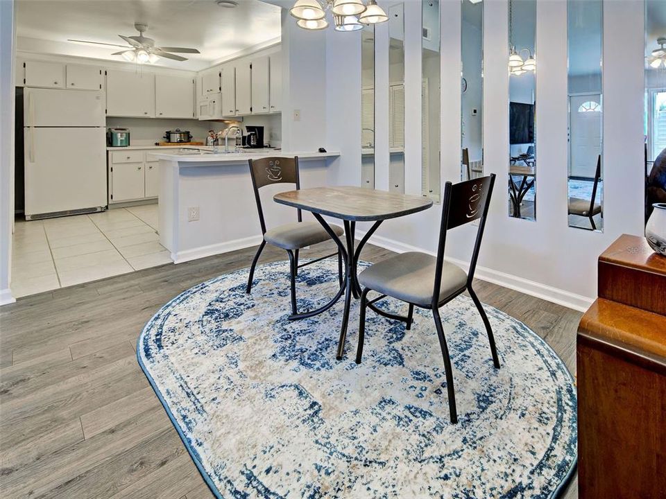 For Sale: $152,000 (2 beds, 2 baths, 1070 Square Feet)