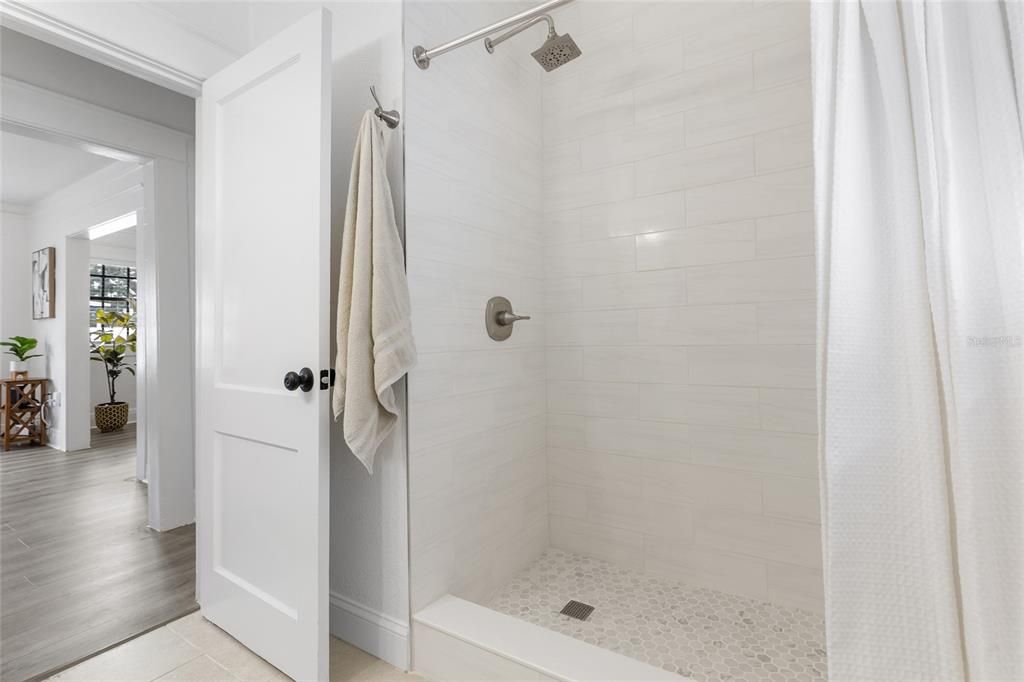 For Sale: $459,900 (5 beds, 3 baths, 1876 Square Feet)