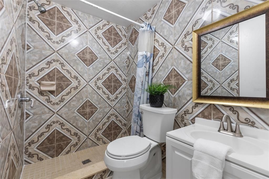 For Sale: $459,900 (5 beds, 3 baths, 1876 Square Feet)