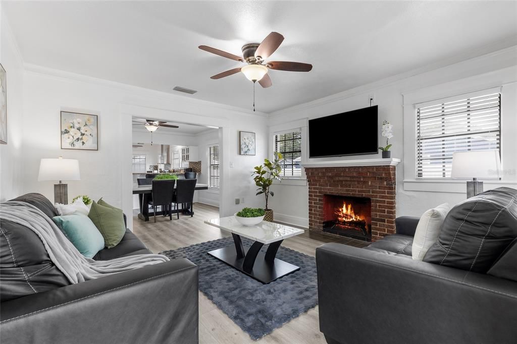 For Sale: $459,900 (5 beds, 3 baths, 1876 Square Feet)