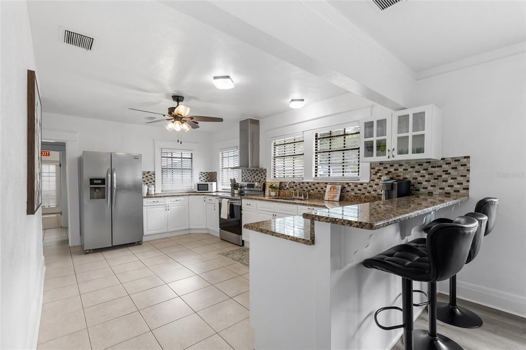 For Sale: $459,900 (5 beds, 3 baths, 1876 Square Feet)