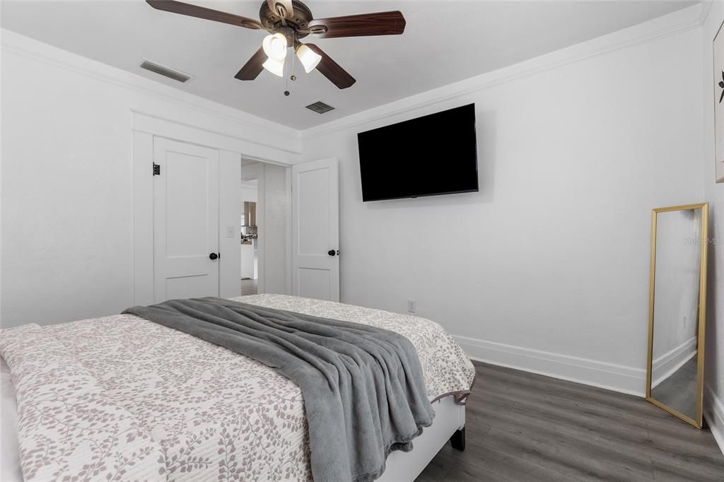 For Sale: $459,900 (5 beds, 3 baths, 1876 Square Feet)