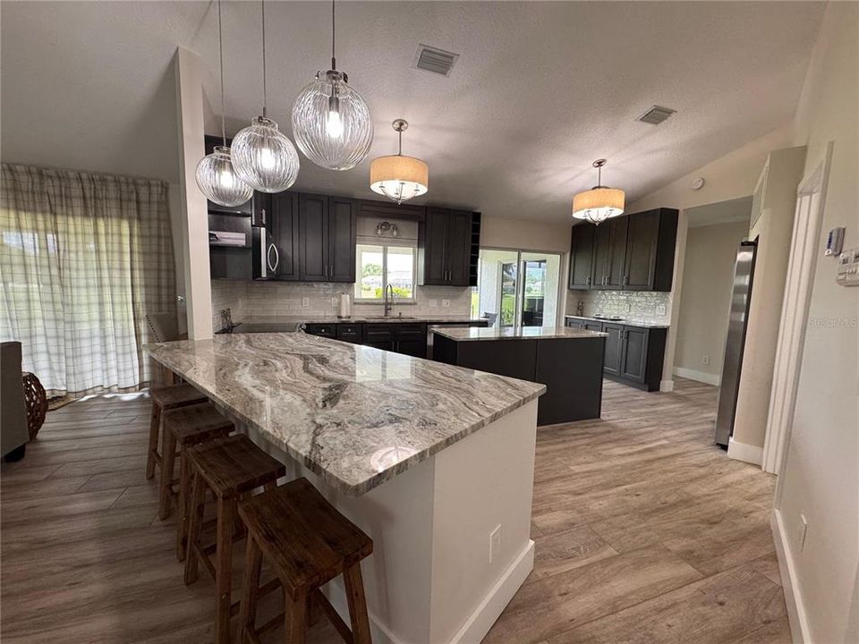 For Rent: $2,600 (2 beds, 2 baths, 1672 Square Feet)