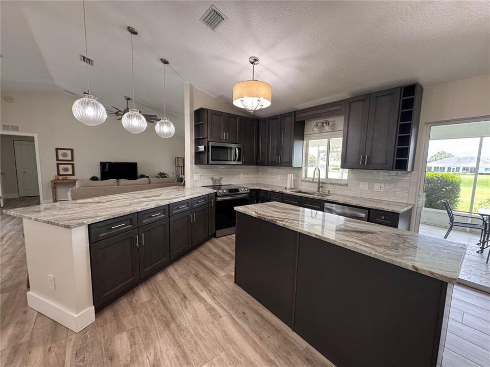 For Rent: $2,600 (2 beds, 2 baths, 1672 Square Feet)