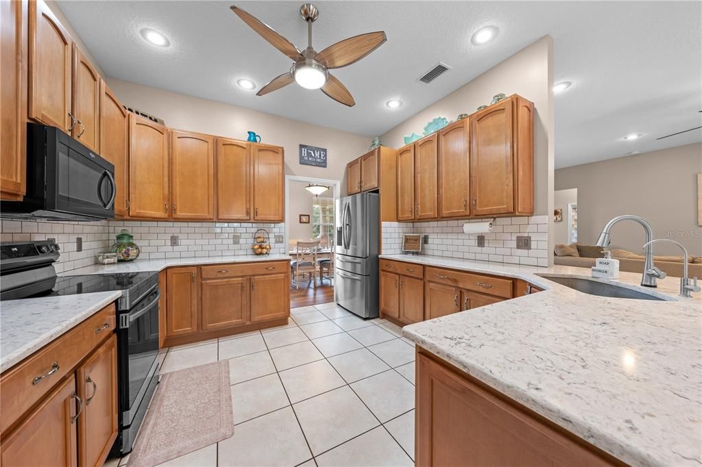 For Sale: $749,000 (4 beds, 3 baths, 2671 Square Feet)