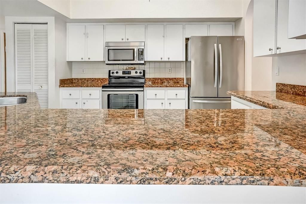 For Sale: $399,000 (4 beds, 2 baths, 2493 Square Feet)