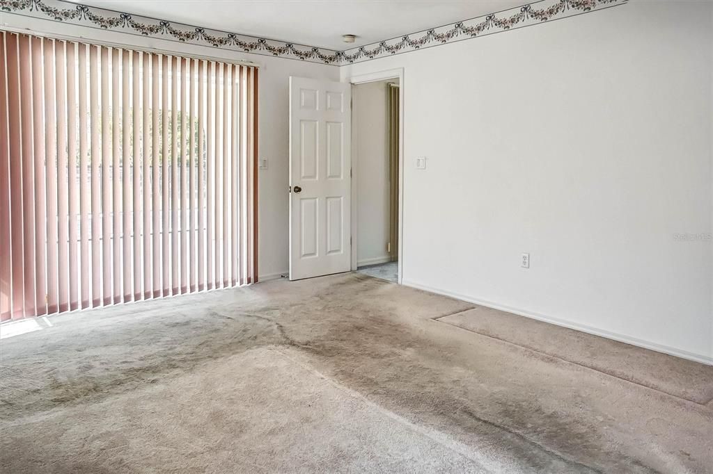 For Sale: $399,000 (4 beds, 2 baths, 2493 Square Feet)