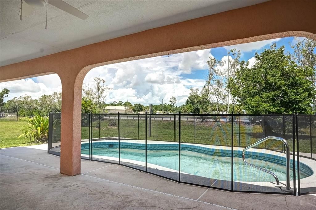 For Sale: $399,000 (4 beds, 2 baths, 2493 Square Feet)