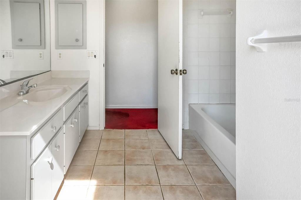 For Sale: $399,000 (4 beds, 2 baths, 2493 Square Feet)