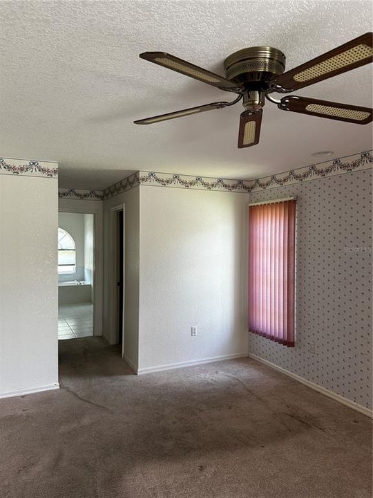 For Sale: $399,000 (4 beds, 2 baths, 2493 Square Feet)